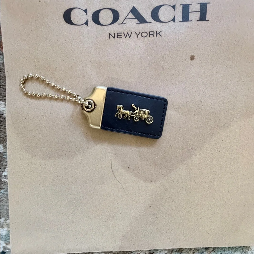Coach Black Leather Horse & Carriage Hang Tag - Picture 3 of 4